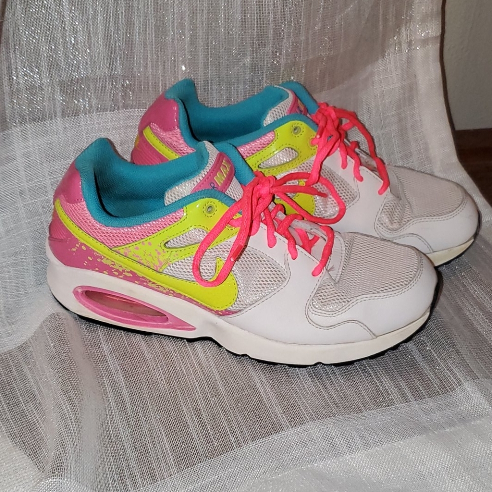 Nike Air max retro styling 80s vibe